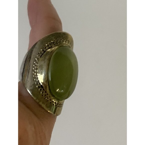 Vintage Green Chalcedony statement Ring - Picture 6 of 14